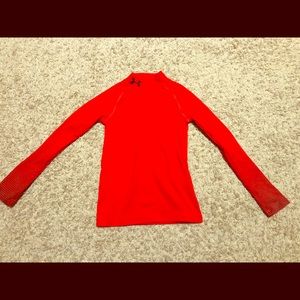 Under armor longsleeve shirt boys size YXS